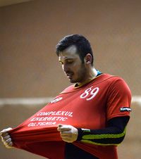 Acatrinei, suspendat 6 luni de FRH  Fostul internațional este   anchetat  pentru că ar fi pariat pe un meci în care a jucat