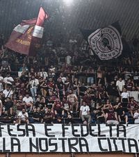 Sancțiuni dure   Salernitana,   înfrângere la masa verde  și tribune închise, după incidentele de la meciul cu Sampdoria