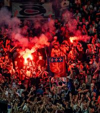 „Trebuie să dispară!”    Fanii lui Lyon, furioși  după ce echipa a fost retrogradată. Au găsit principalul vinovat: „Afară cu el!”