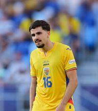 Dorit de un club legendar   Internaționalul român ar putea semna   un contract important