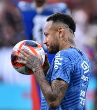 Închisoare pentru o minge!  Un bărbat care a furat o minge semnată de Neymar va sta   17 ani după gratii  » Fapta care a mărit sentința