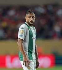 Reținut în Franța  Probleme pentru fostul elev al lui   Reghecampf  după un incident în timpul zborului: „Sunt algerian și mândru!”