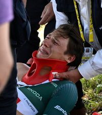 „Devastat!”  Primul nume mare forțat să abandoneze Turul Franței:   „Să-ți riști viata pentru 10 puncte e o nebunie"