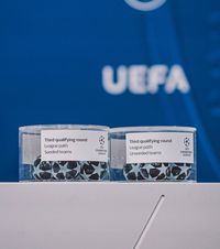 Revoluție în Europa    Schimbare majoră în competițiile UEFA  din acest sezon. Avantajul care poate fi „furat”