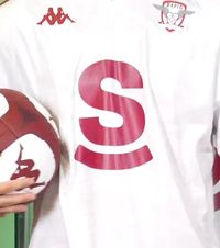 Superbet dă înapoi  De ce a decis principalul sponsor din Liga 1   să modifice tricourile echipelor Dinamo și Rapid