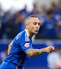 „Tată, te rog, încă un an”  Santi Cazorla, eroul lui Oviedo, continuă și în LaLiga. Pentru fiul său, la 40 de ani,   după 12 operații