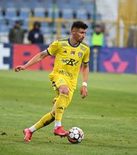 Vești bune pentru puștiul dorit de FCSB  A ieșit de pe teren   urlând de durere,  dar diagnosticul nu e atât de grav