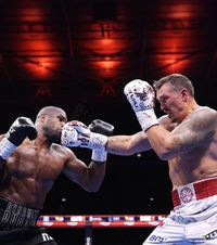 Usyk, ce KO!      VIDEO.  Ucraineanul l-a „demolat” pe Daniel Dubois și a devenit   campion mondial absolut  în fața a 90.000 de oameni