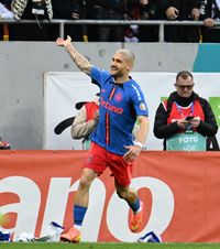 Se întorc piesele grele la FCSB  Bîrligea, Alibec și Politic, refăcuți pentru returul cu Shkendija, de miercurea viitoare.   Cum va arăta primul 11