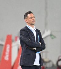 „Văd că acum face și analize!”  Rădoi,   replică acidă  pentru Rotaru + a măturat cu jucătorii Craiovei:   „N-am existat pe teren”