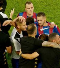 „Ucideți sârbul!”    VIDEO.  Conflict de proporții la meciul dintre sârbi și ucraineni, din Conference League:   „Nu am terminat cu tine!”