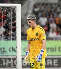 „Dacă sunt vedete, să stea pe bară”  Patronul FCSB   a răbufnit  la finalul partidei cu Farul + Derapaj la adresa arbitrului Găman