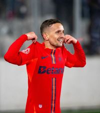 „Deja a plecat!”   Patronul FCSB anunță despărțirea de   Marius Ștefănescu  » Cu cine semnează fotbalistul