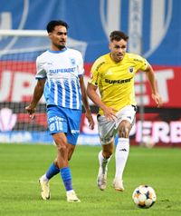 U Craiova - U Cluj 2-1    VIDEO    Elevii lui Rădoi   obțin victoria în prelungiri: Al-Hamlawi este eroul oltenilor! Probleme cu schimbările: Craiova a avut 12 jucători pe teren