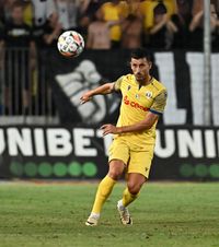 Întăriri pentru Dan Petrescu    CFR Cluj , la un pas să ia un fotbalist din Liga 1