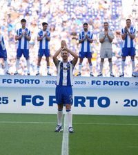 Cum i-a păcălit pe toți    Trucul folosit de Porto  pentru a-l transfera pe Luuk de Jong fără să afle nimeni