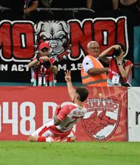 Glume la adresa lui Armstrong   Scoțianul lui Dinamo a fost luat la țintă de colegi:   „Tot el se supără”