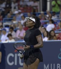 Venus Williams sfidează vârsta   Americanca a anunțat că   revine pe teren  la Cincinnati: „Nu ești niciodată prea bătrân”