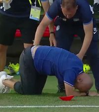 Tony, aproape să-și rupă piciorul    Momente de panică  la Bacău: antrenorul lui Poli Iași a avut nevoie de îngrijiri medicale