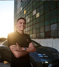 David Popovici, ambasador Porsche    FOTO.  Campionul olimpic devine   primul român  care reprezintă oficial producătorul german