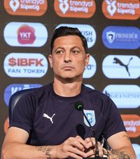 Mirel Rădoi rămâne neliniștit  Tehnicianul Craiovei, precaut după   victoria cu Bașakșehir:  „ Sper să nu clacăm la retur”