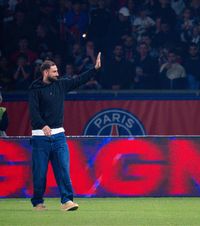 Și-a luat rămas bun    VIDEO.   Donnarumma,   ovaționat  de ultrașii lui PSG » Ce a luat de pe stadion ca „amintire”