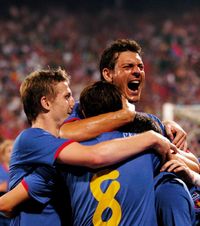 Istoria e cu FCSB  De 4 ori s-a întâmplat să fie   2-2 în tur,  în deplasare, fix ca la Aberdeen » De fiecare dată a urmat victorie, inclusiv cu Galatasaray