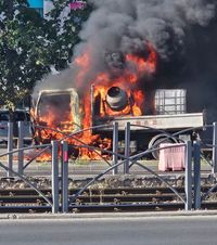 Panică în Ghencea   Un   incendiu  a izbucnit lângă stadionul Steaua, înainte de meciul cu UTA