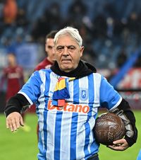 Inspirația lui Cârțu   Detalii din culise, despre   transferurile  de 1,1 milioane € efectuate de Universitatea Craiova