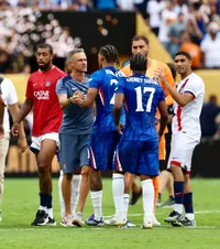 Luis Enrique a fost iertat  Decizia FIFA după momentul în care tehnicianul lui PSG   l-a lovit pe Joao Pedro