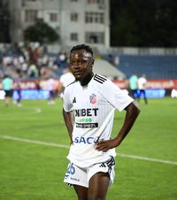 Criticat dur după meci   Ongenda,   ținta acuzațiilor  după Botoșani - Craiova. „A furat” golul lui Dumiter