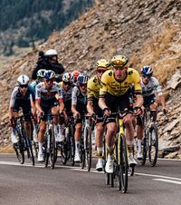 Cicliștii schimbă regulile   Au amenințat cu abandonul, din cauza manifestațiilor   pro-Palestina:  „Sunt în pericol”» Decizia organizatorilor