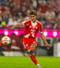 Românul e imaginea lui Bayern  Șvabul bănățean căruia   GOLAZO.ro  i-a aflat povestea   a debutat în Bundesliga  » Gestul făcut de Kimmich pentru el