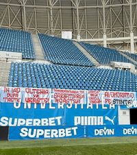 Mesaje morbide pe „Oblemenco”  Ultrașii lui FCU Craiova au intrat pe stadion și au afișat mai multe   bannere  agresive la adresa lui Mititelu