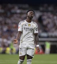 Tensiuni la Real Madrid    FOTO.  Vinicius,   reacție nervoasă  după decizia lui Xabi Alonso + Dialog aprins pe gazon între ce doi