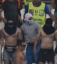 Batalionul secret al lui Putin  Huliganii care s-au bătut la Euro 2016 și un fotbalist internațional rus   luptă în războiul din Ucraina: „Sălbatici!”