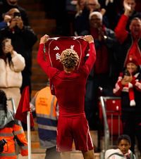 Ekitike, eliminare stupidă    Reacții virale  după ce atacantul lui Liverpool a luat roșu: „Dacă înscrii în finala Ligii Campionilor, la vinclu, pot înțelege”