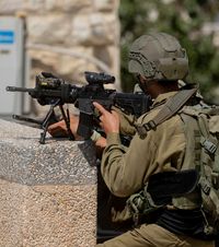 Și totuși, Israel interzis?!   La Tel Aviv se știe că UEFA nu va exclude Israelul. The Times anunță azi altceva:   „Săptămâna viitoare se decide”