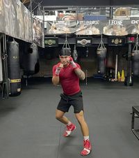 „Nu aveam electricitate și apă”  Campionul european care și-a depășit condiția: „Tatăl și frații mei erau alcoolici, mama cerșea.   Boxul a fost refugiul meu”