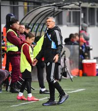 „Vreau să reziliem”   Sabău,   decis să plece  de la U Cluj după înfrângerea cu Csikszereda: „Echipa are nevoie de altceva” + Cine l-ar putea înlocui