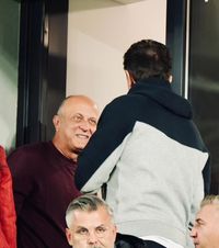 3 momente ratate de camerele TV în Giulești  Rapid - Farul 3-1 » „Cadou” pentru Zicu, cum a fost întâmpinat Hagi +   pacea de la Rapid