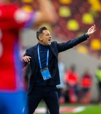 „Ei sunt împărați”   Mirel Rădoi   s-a enervat  la flash-interviul de după meciul cu FCSB: „Cine sunt oamenii care spun asta?”