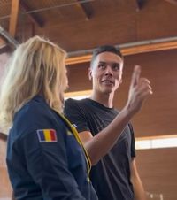 Mesajul Nadiei pentru Popovici  Cei doi au fost prezenți  la lansarea campaniei MAI:   „El a dus acești copii în bazin”