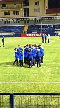 „TASE”-mania  FCSB, așteptată cu multă căldură la Clinceni: jucătorii campioanei   asaltați de juniorii lui Metaloglobus  pentru poze și autografe