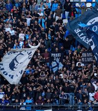 Scandal în Olanda    180 de fani  au fost arestați înainte de meciul PSV - Napoli. Ce s-a întâmplat