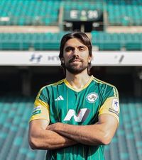 Dezastru pentru Compagno!  Fostul atacant de la FCSB   s-a accidentat grav  după ce marcat în Coreea de Sud. Cât timp va lipsi