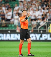 Cine arbitrează FCSB și U Craiova  UEFA a anunțat brigăzile pentru meciurile din   Europa și Conference League
