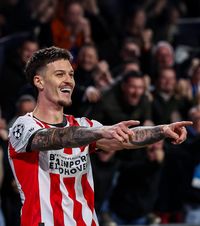 One Man show    VIDEO.  Dennis Man,   premiat de UEFA  după golurile înscrise în meciul cu Napoli + reacția românului: „Meritam!”