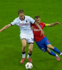 Olaru, cu arcada spartă  Căpitanul de la FCSB a avut nevoie de îngrijiri medicale, în   prima repriză  a meciului cu Bologna