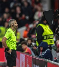 Radu Petrescu, dependent de VAR  Salvat de Cătălin Popa la   Nottingam - Porto 2-0 . Reacția portughezilor după cele două penalty-uri dictate englezilor